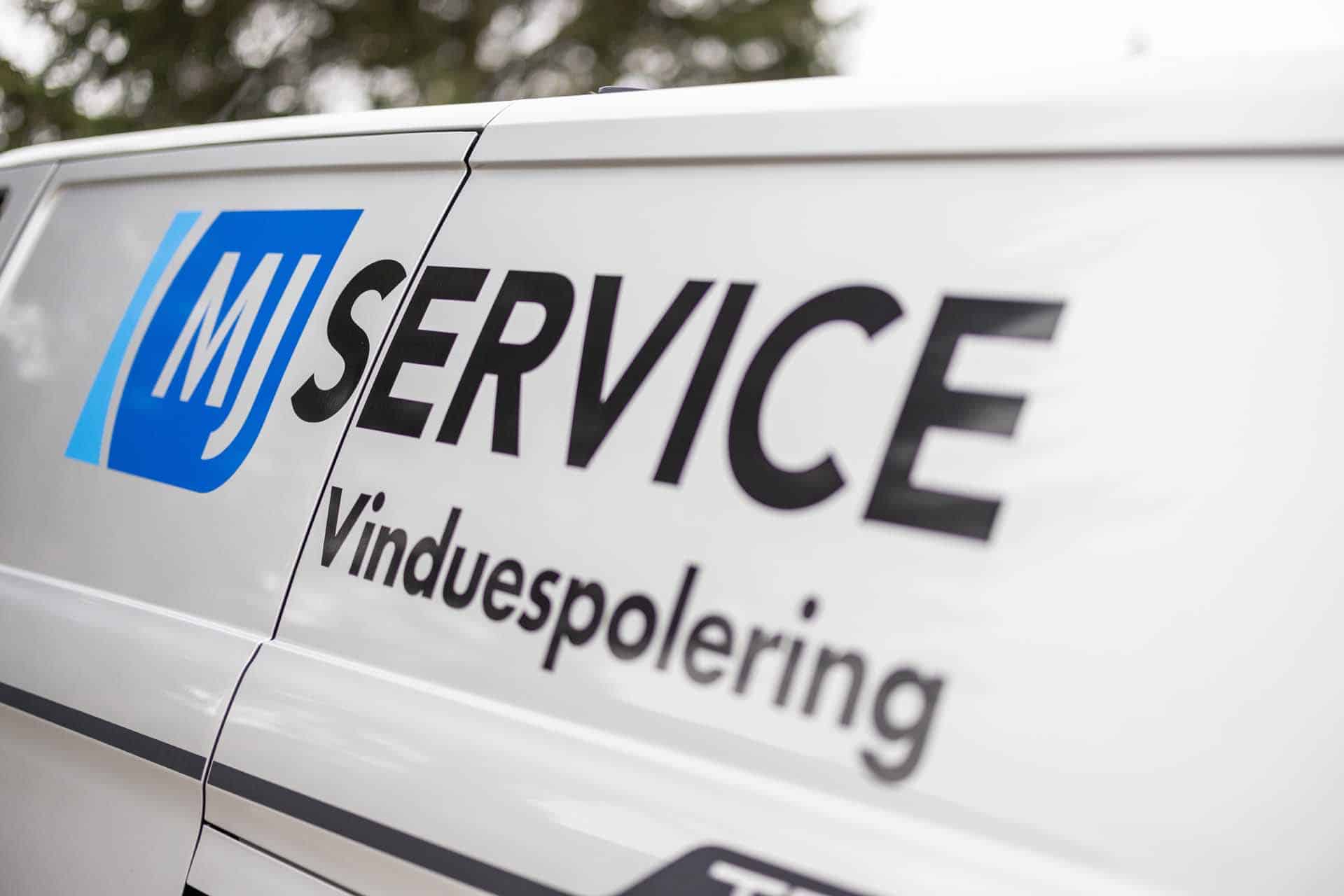 Få en kompetent vinduespudser i Holstebro hos MJ-Service